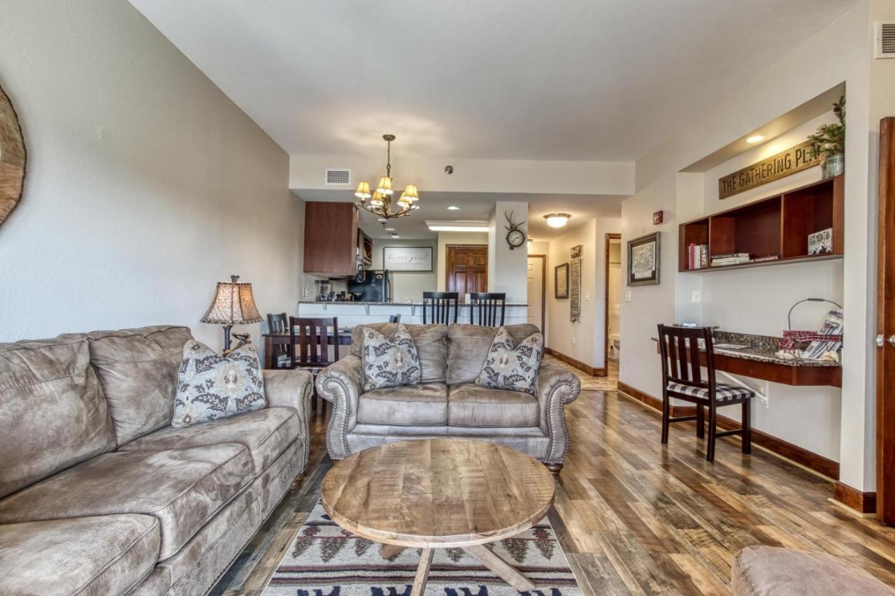 Gorgeous 2Bd 2Bth Condo With Mountain Views Pool Hot Tub Game Room Close To Parkway Pigeon Forge Ngoại thất bức ảnh