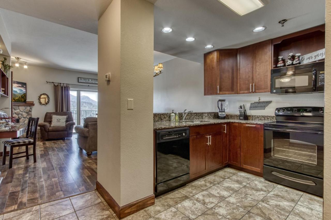 Gorgeous 2Bd 2Bth Condo With Mountain Views Pool Hot Tub Game Room Close To Parkway Pigeon Forge Ngoại thất bức ảnh