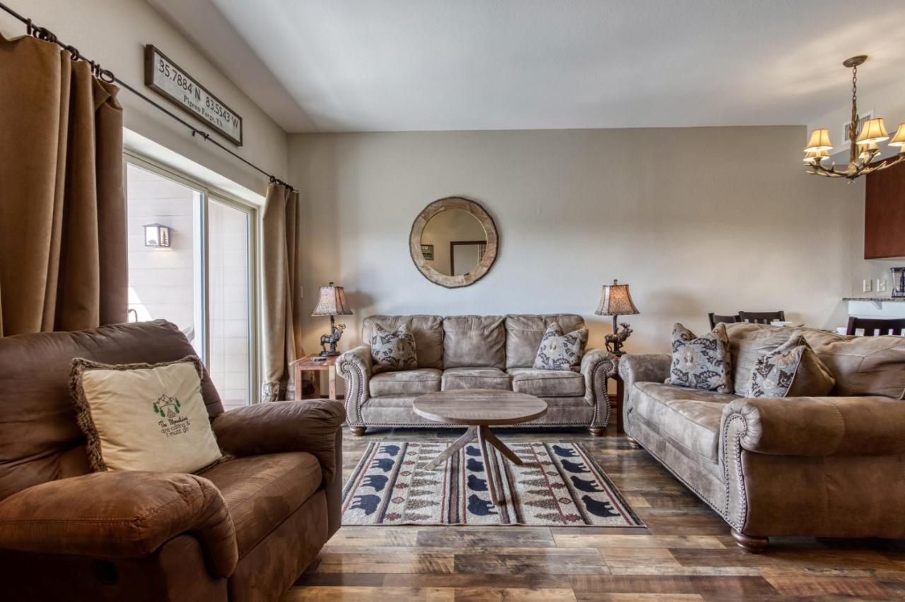Gorgeous 2Bd 2Bth Condo With Mountain Views Pool Hot Tub Game Room Close To Parkway Pigeon Forge Ngoại thất bức ảnh